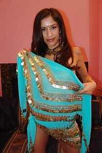 Stacked Indian Aruna Gets Her Firm Cunt Gaped By A Massive Dick In The Bed Room